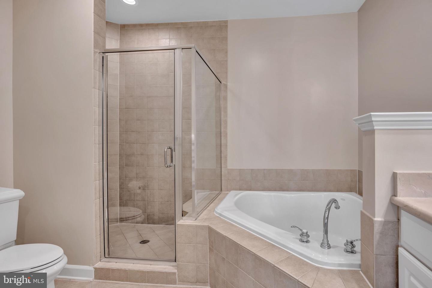 715 CARPENTER RD, ALEXANDRIA, Virginia 22314, 3 Bedrooms Bedrooms, ,3 BathroomsBathrooms,Residential,For sale,715 CARPENTER RD,VAAX2047714 MLS # VAAX2047714