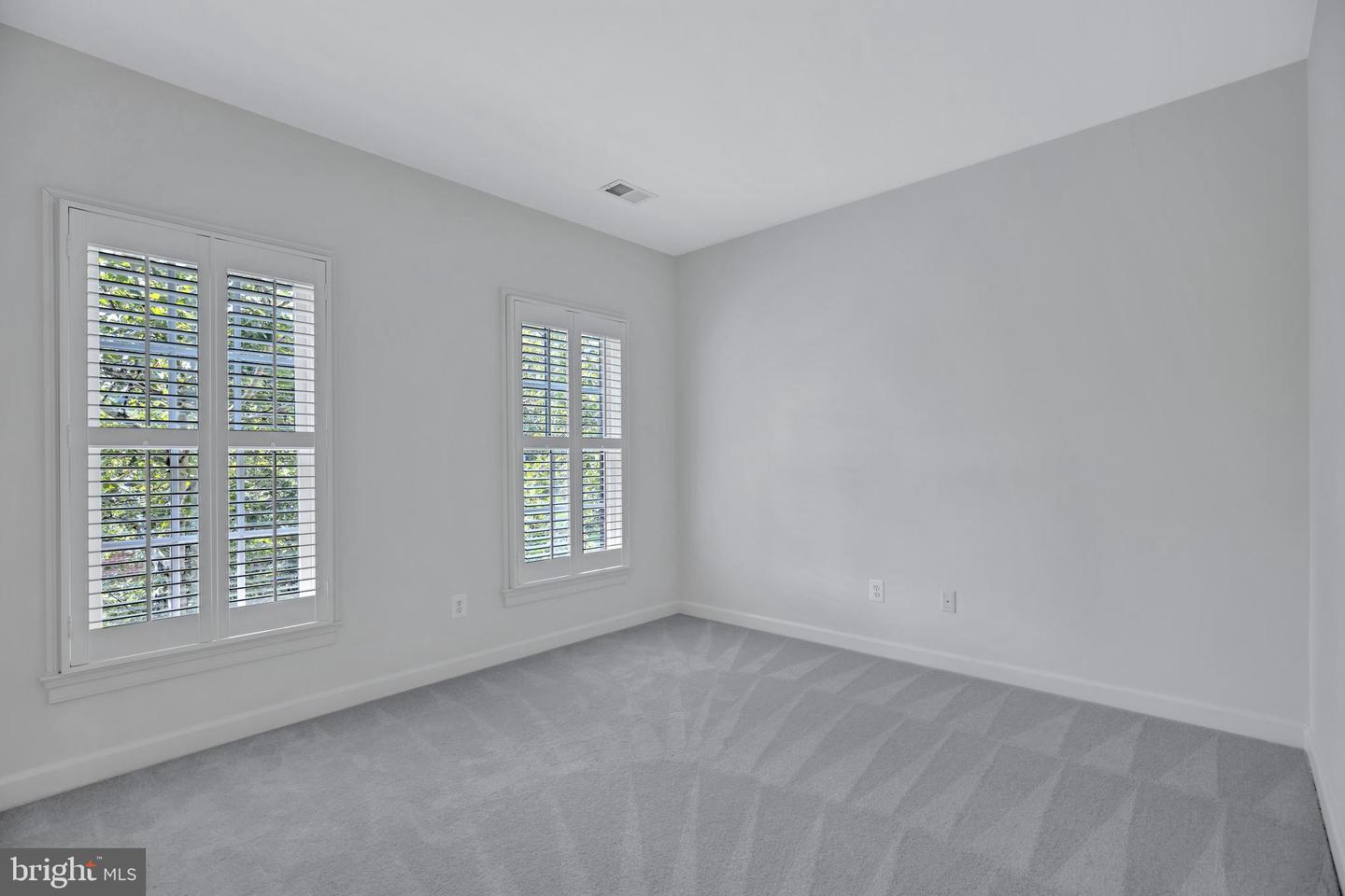 715 CARPENTER RD, ALEXANDRIA, Virginia 22314, 3 Bedrooms Bedrooms, ,3 BathroomsBathrooms,Residential,For sale,715 CARPENTER RD,VAAX2047714 MLS # VAAX2047714
