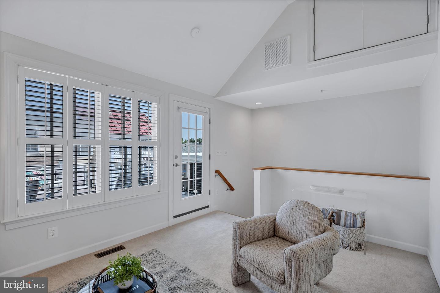 715 CARPENTER RD, ALEXANDRIA, Virginia 22314, 3 Bedrooms Bedrooms, ,3 BathroomsBathrooms,Residential,For sale,715 CARPENTER RD,VAAX2047714 MLS # VAAX2047714