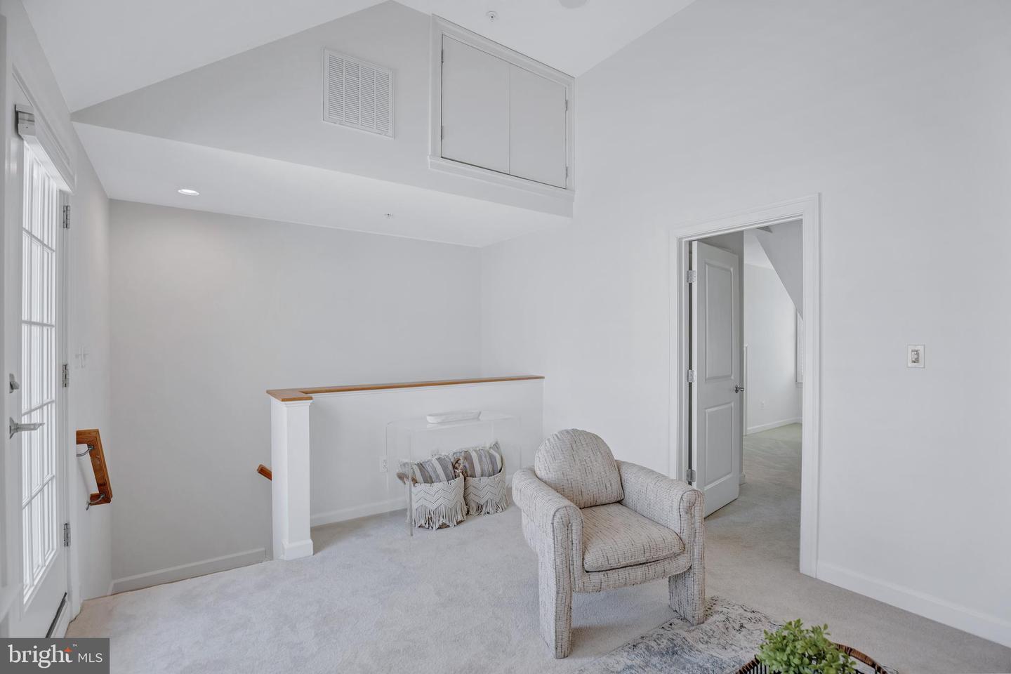 715 CARPENTER RD, ALEXANDRIA, Virginia 22314, 3 Bedrooms Bedrooms, ,3 BathroomsBathrooms,Residential,For sale,715 CARPENTER RD,VAAX2047714 MLS # VAAX2047714