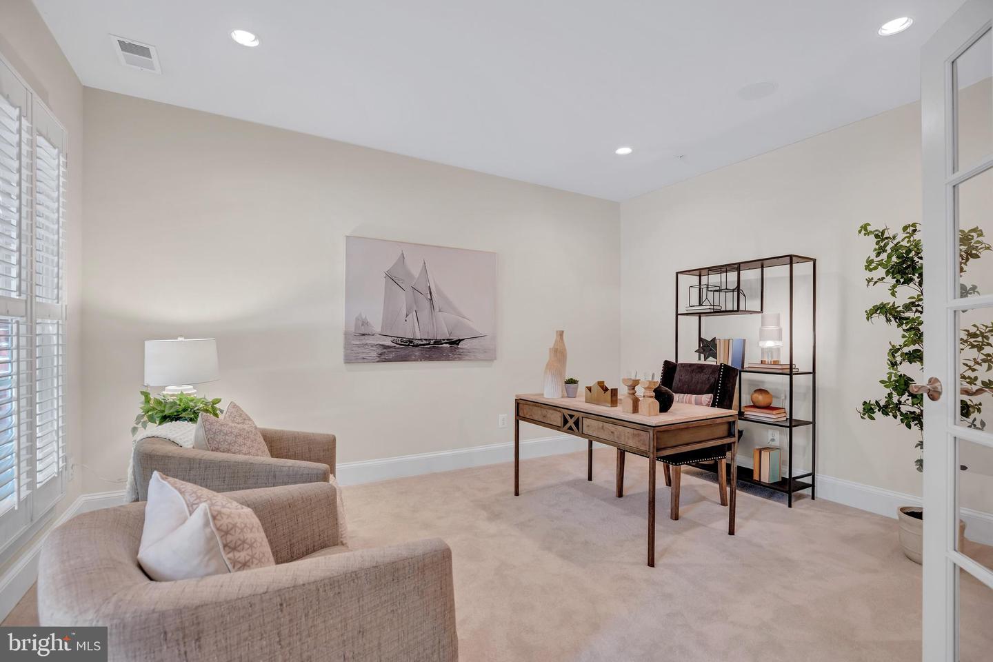 715 CARPENTER RD, ALEXANDRIA, Virginia 22314, 3 Bedrooms Bedrooms, ,3 BathroomsBathrooms,Residential,For sale,715 CARPENTER RD,VAAX2047714 MLS # VAAX2047714