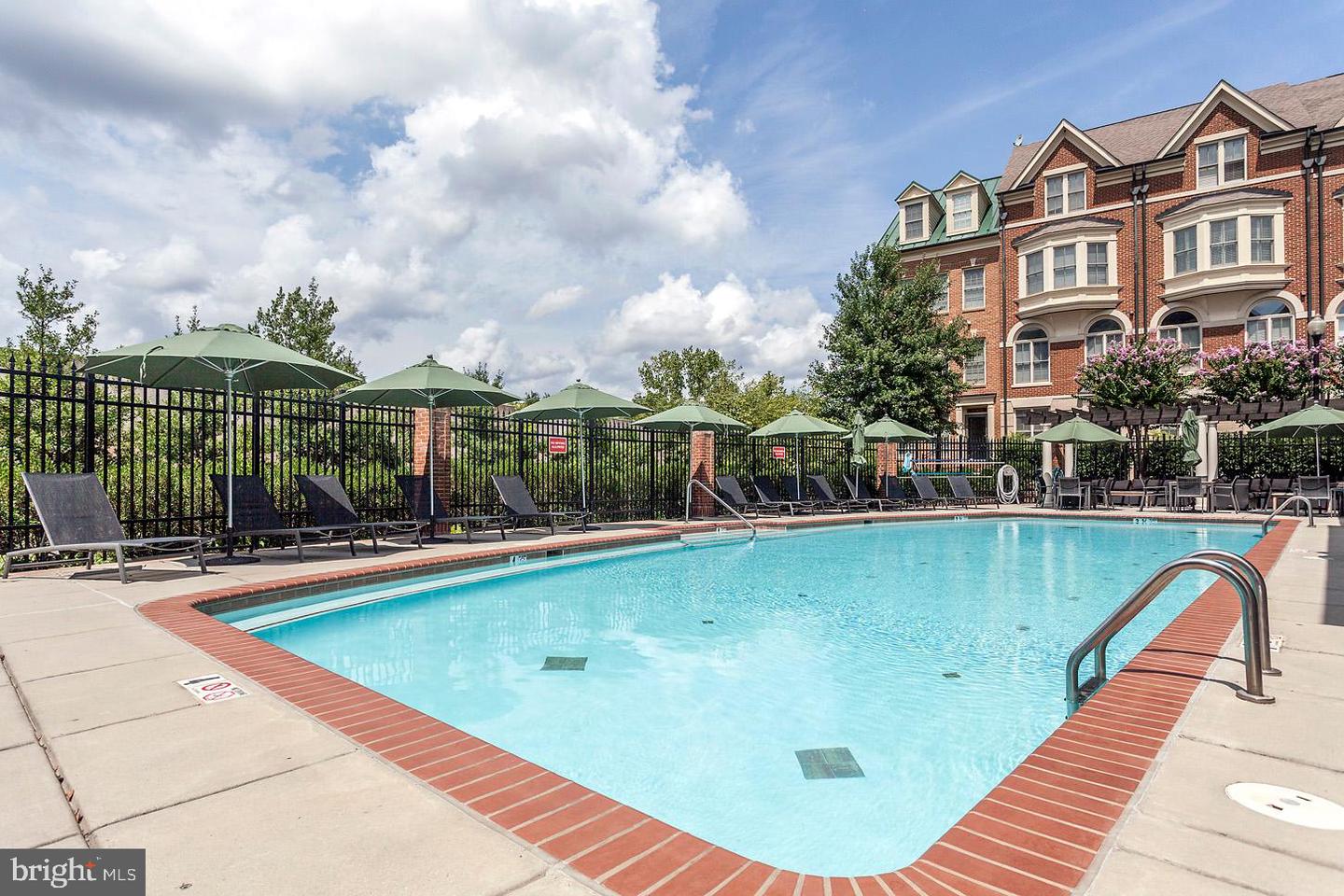 715 CARPENTER RD, ALEXANDRIA, Virginia 22314, 3 Bedrooms Bedrooms, ,3 BathroomsBathrooms,Residential,For sale,715 CARPENTER RD,VAAX2047714 MLS # VAAX2047714