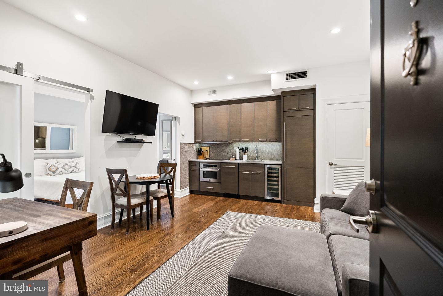 1801 16TH ST NW #102, WASHINGTON, District Of Columbia 20009, 1 Bedroom Bedrooms, ,1 BathroomBathrooms,Residential,For sale,1801 16TH ST NW #102,DCDC2211538 MLS # DCDC2211538