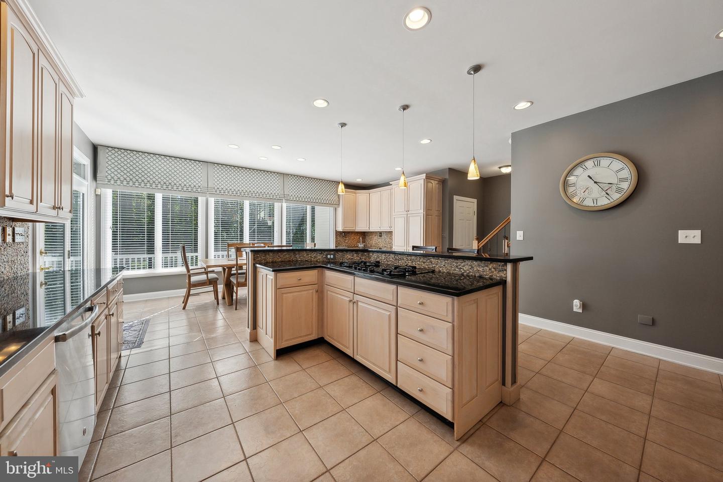 1284 COBBLE POND WAY, VIENNA, Virginia 22182, 5 Bedrooms Bedrooms, ,6 BathroomsBathrooms,Residential,For sale,1284 COBBLE POND WAY,VAFX2256844 MLS # VAFX2256844