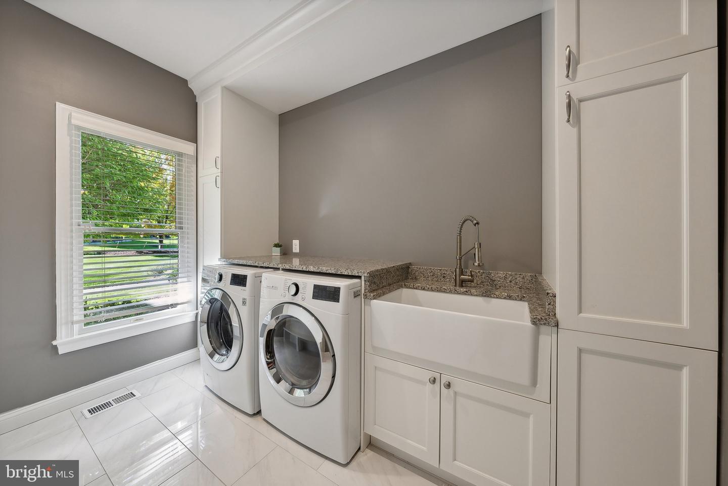1284 COBBLE POND WAY, VIENNA, Virginia 22182, 5 Bedrooms Bedrooms, ,6 BathroomsBathrooms,Residential,For sale,1284 COBBLE POND WAY,VAFX2256844 MLS # VAFX2256844