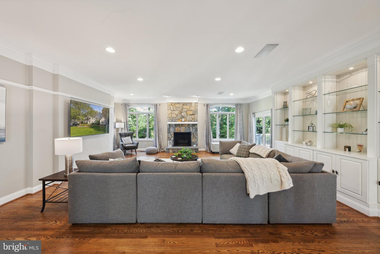 1284 COBBLE POND WAY, VIENNA, Virginia 22182, 5 Bedrooms Bedrooms, ,6 BathroomsBathrooms,Residential,For sale,1284 COBBLE POND WAY,VAFX2256844 MLS # VAFX2256844