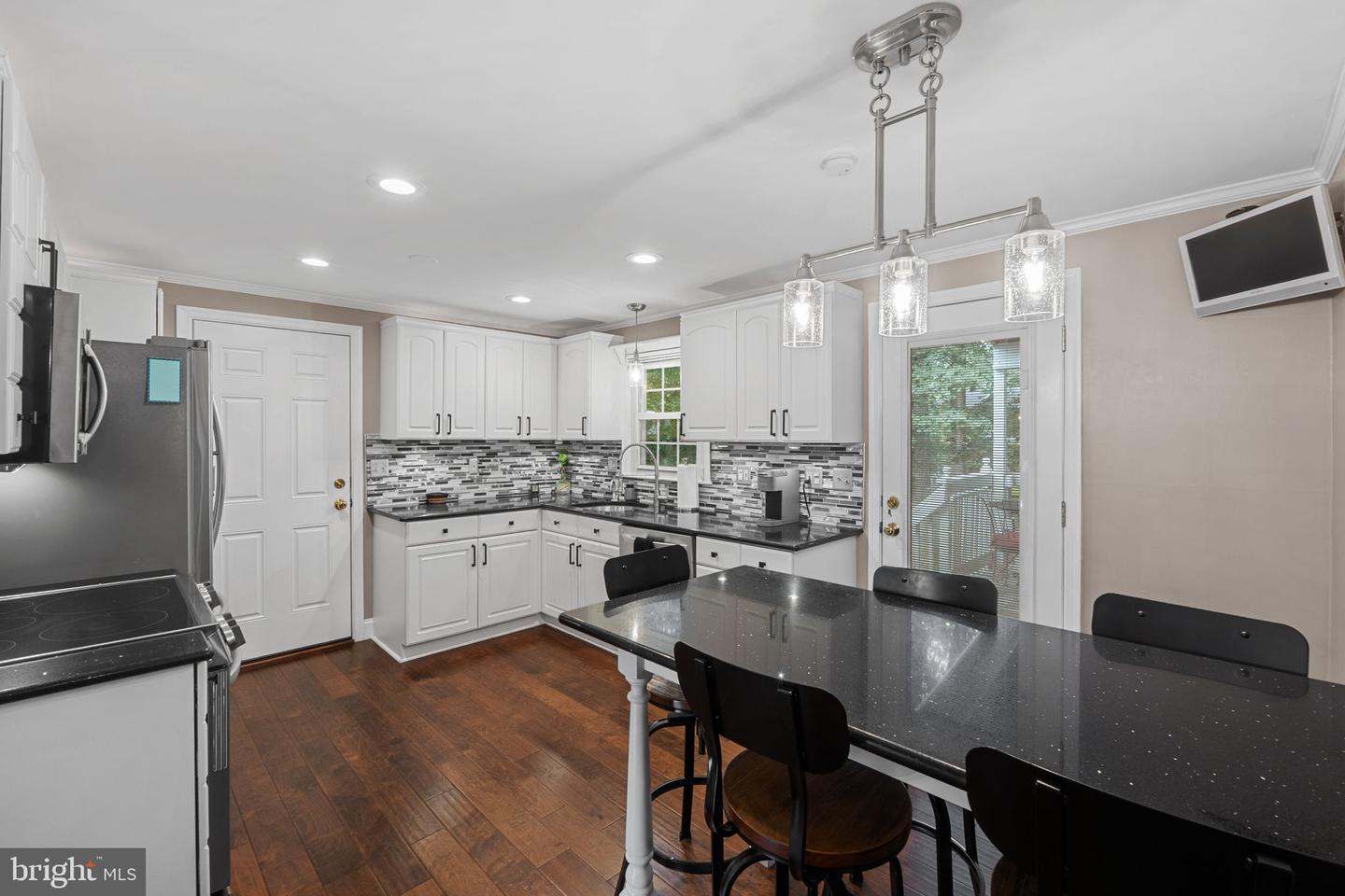 6362 WOODLAND RIDGE CT, CENTREVILLE, Virginia 20121, 4 Bedrooms Bedrooms, ,2 BathroomsBathrooms,Residential,For sale,6362 WOODLAND RIDGE CT,VAFX2256886 MLS # VAFX2256886