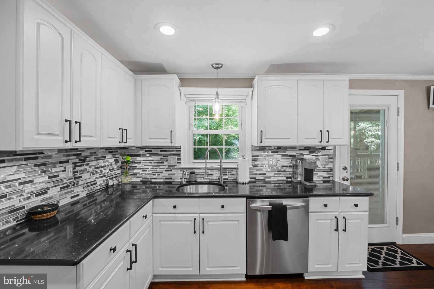 6362 WOODLAND RIDGE CT, CENTREVILLE, Virginia 20121, 4 Bedrooms Bedrooms, ,2 BathroomsBathrooms,Residential,For sale,6362 WOODLAND RIDGE CT,VAFX2256886 MLS # VAFX2256886
