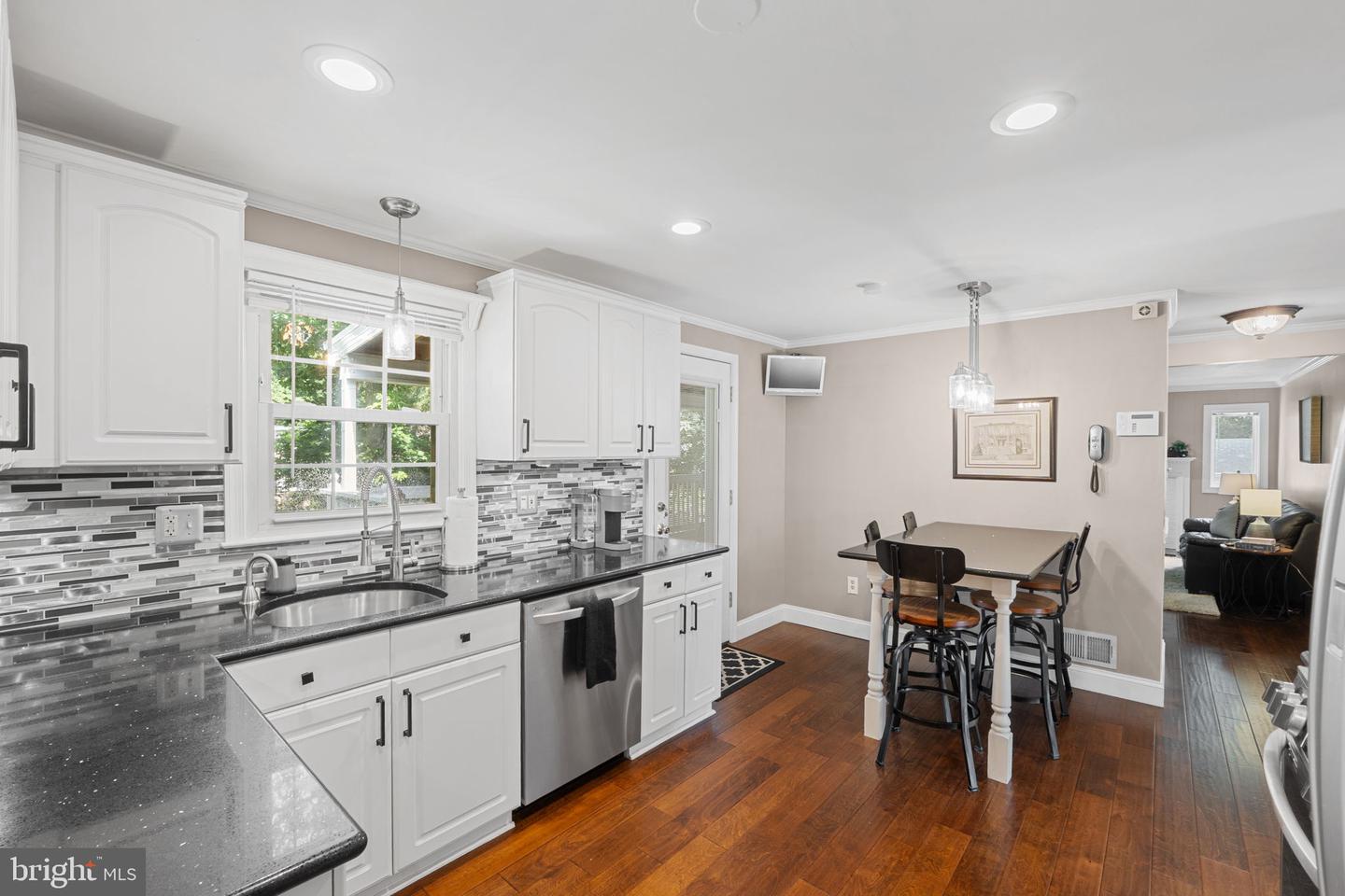 6362 WOODLAND RIDGE CT, CENTREVILLE, Virginia 20121, 4 Bedrooms Bedrooms, ,2 BathroomsBathrooms,Residential,For sale,6362 WOODLAND RIDGE CT,VAFX2256886 MLS # VAFX2256886