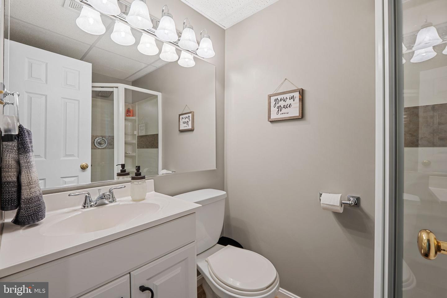 6362 WOODLAND RIDGE CT, CENTREVILLE, Virginia 20121, 4 Bedrooms Bedrooms, ,2 BathroomsBathrooms,Residential,For sale,6362 WOODLAND RIDGE CT,VAFX2256886 MLS # VAFX2256886