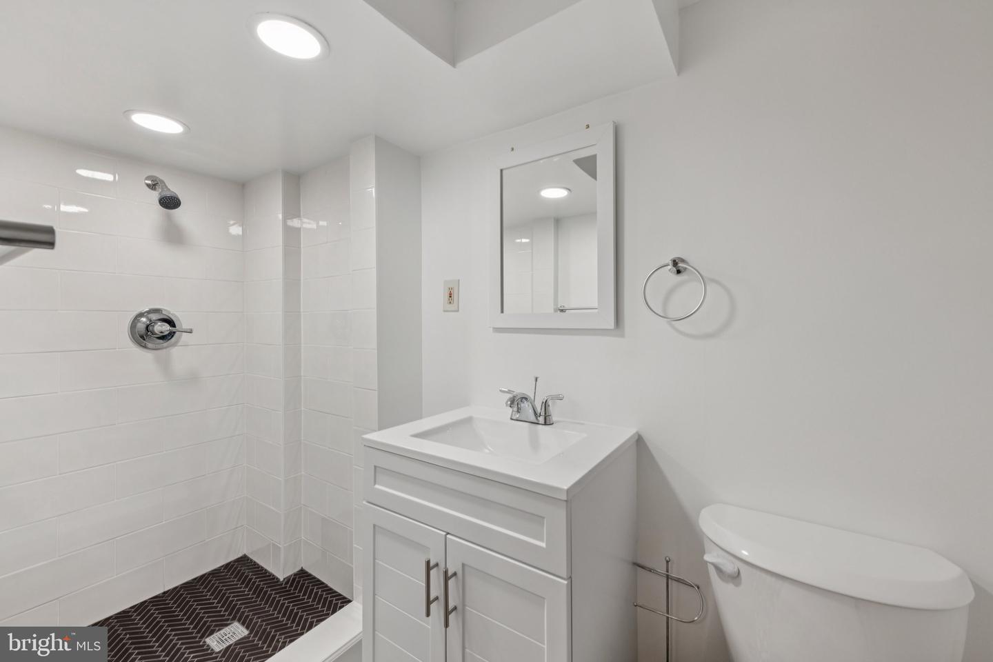 55 S ST NW, WASHINGTON, District Of Columbia 20001, 4 Bedrooms Bedrooms, ,3 BathroomsBathrooms,Residential,For sale,55 S ST NW,DCDC2211576 MLS # DCDC2211576