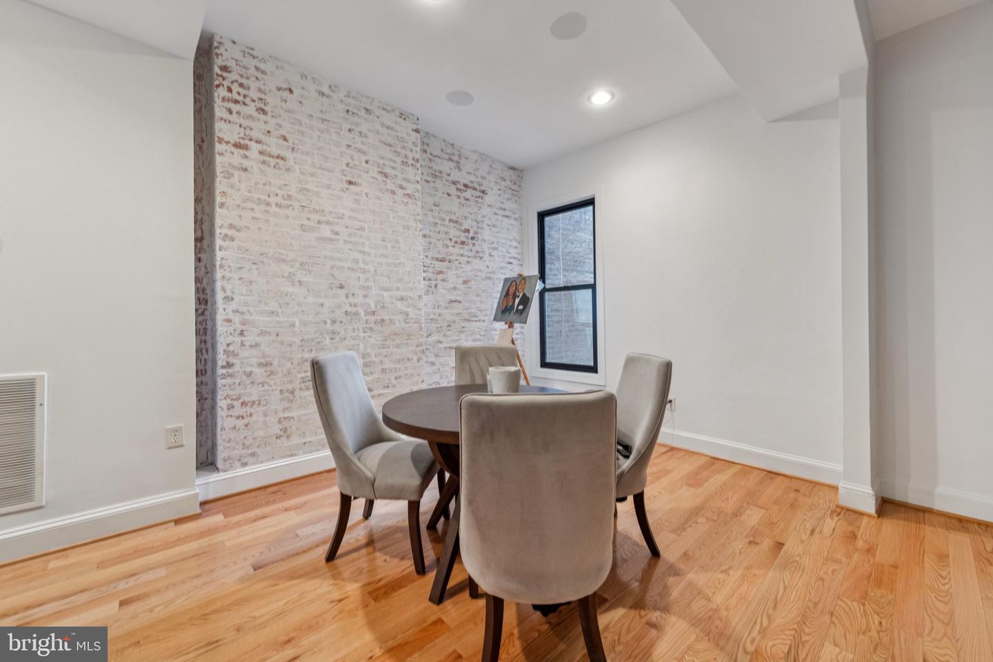 55 S ST NW, WASHINGTON, District Of Columbia 20001, 4 Bedrooms Bedrooms, ,3 BathroomsBathrooms,Residential,For sale,55 S ST NW,DCDC2211576 MLS # DCDC2211576