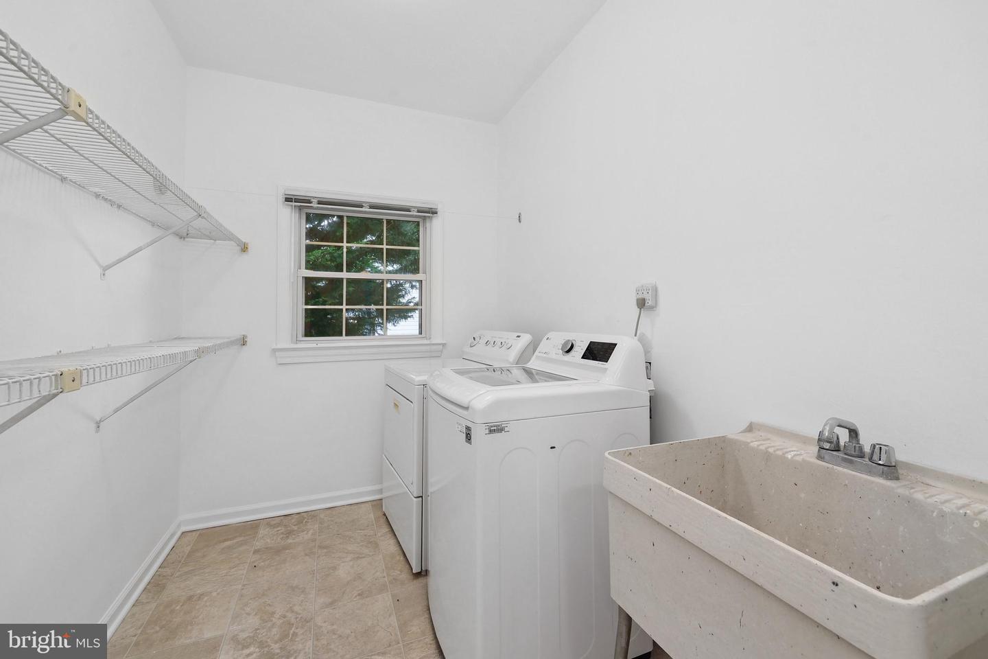 4095 BRAXTON RD, CHANTILLY, Virginia 20151, 4 Bedrooms Bedrooms, ,2 BathroomsBathrooms,Residential,For sale,4095 BRAXTON RD,VAFX2256920 MLS # VAFX2256920