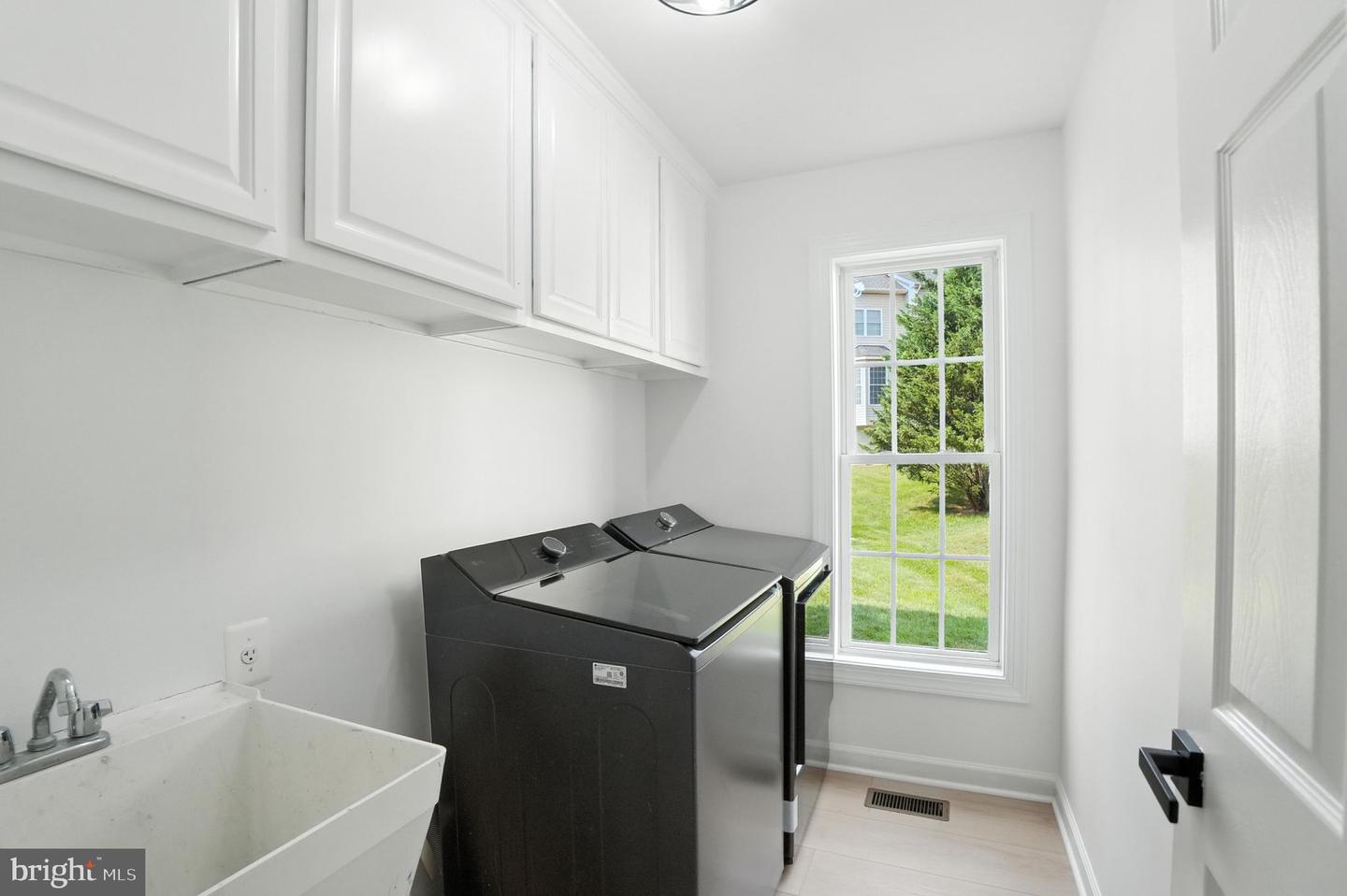 42028 FOLEY HEADWATERS ST, ALDIE, Virginia 20105, 5 Bedrooms Bedrooms, ,4 BathroomsBathrooms,Residential,For sale,42028 FOLEY HEADWATERS ST,VALO2102954 MLS # VALO2102954