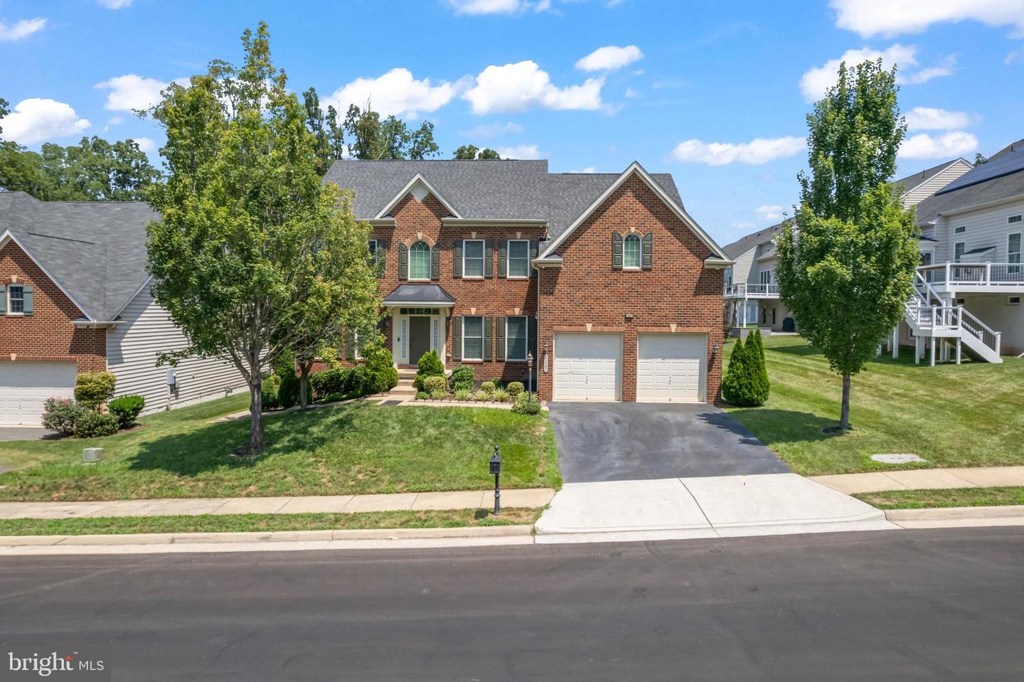 25723 LENNOX HALE DR, ALDIE, Virginia 20105, 6 Bedrooms Bedrooms, ,5 BathroomsBathrooms,Residential,For sale,25723 LENNOX HALE DR,VALO2102964 MLS # VALO2102964