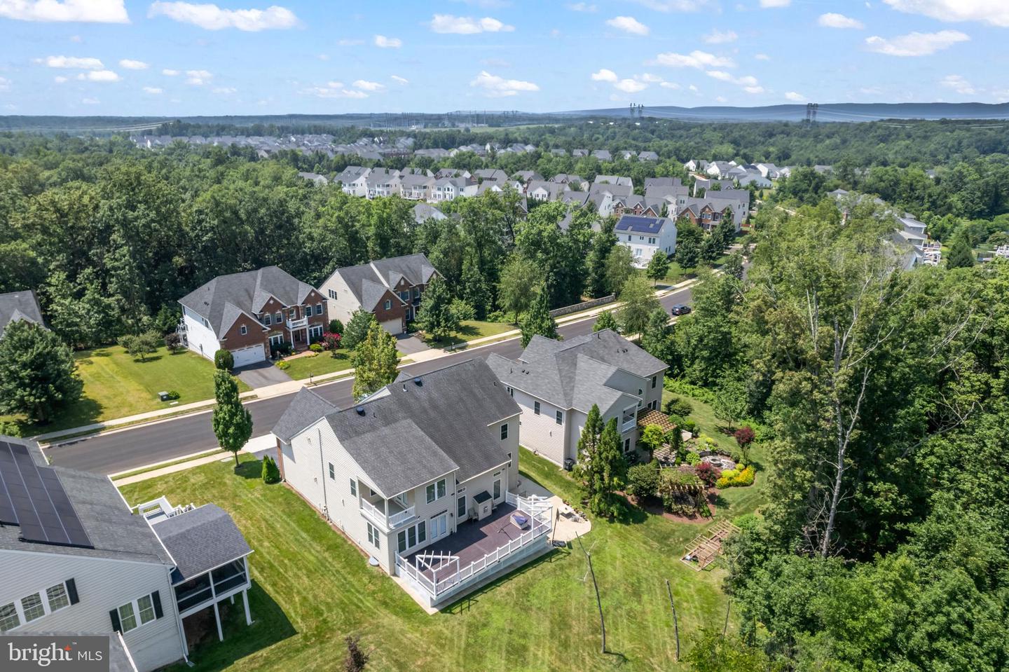25723 LENNOX HALE DR, ALDIE, Virginia 20105, 6 Bedrooms Bedrooms, ,5 BathroomsBathrooms,Residential,For sale,25723 LENNOX HALE DR,VALO2102964 MLS # VALO2102964