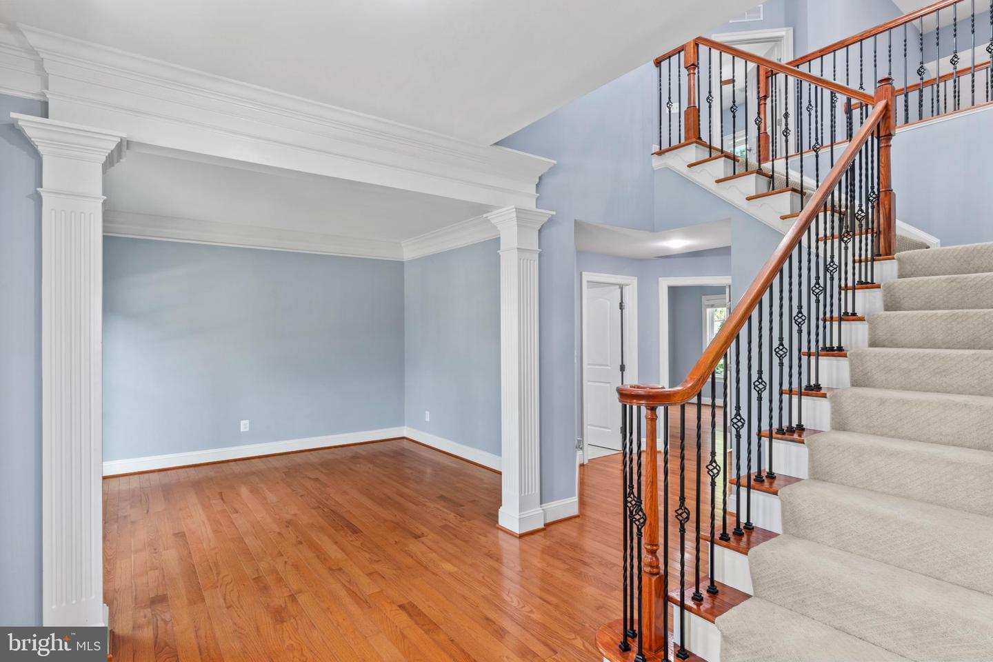 25723 LENNOX HALE DR, ALDIE, Virginia 20105, 6 Bedrooms Bedrooms, ,5 BathroomsBathrooms,Residential,For sale,25723 LENNOX HALE DR,VALO2102964 MLS # VALO2102964