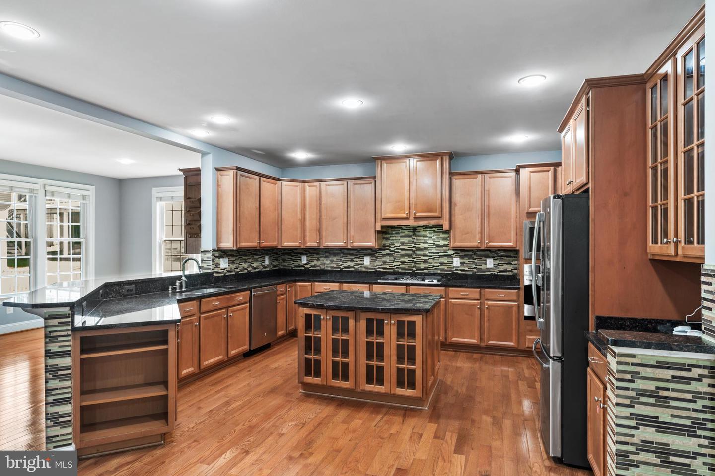 25723 LENNOX HALE DR, ALDIE, Virginia 20105, 6 Bedrooms Bedrooms, ,5 BathroomsBathrooms,Residential,For sale,25723 LENNOX HALE DR,VALO2102964 MLS # VALO2102964