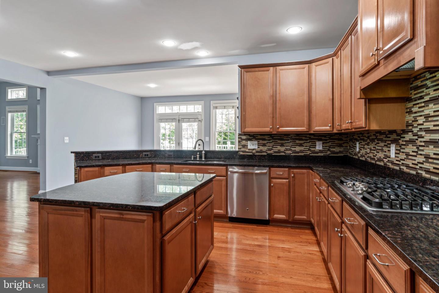 25723 LENNOX HALE DR, ALDIE, Virginia 20105, 6 Bedrooms Bedrooms, ,5 BathroomsBathrooms,Residential,For sale,25723 LENNOX HALE DR,VALO2102964 MLS # VALO2102964