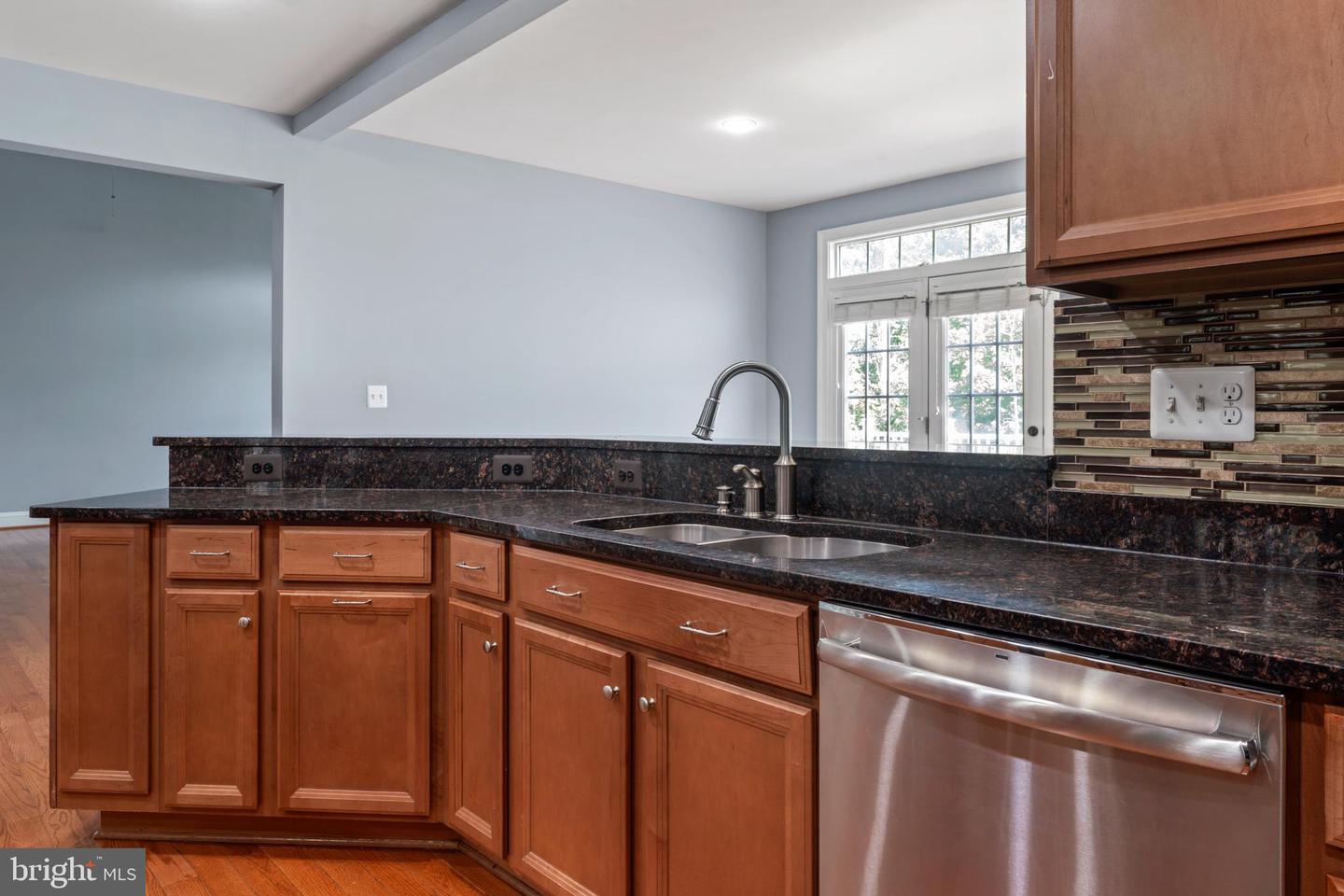 25723 LENNOX HALE DR, ALDIE, Virginia 20105, 6 Bedrooms Bedrooms, ,5 BathroomsBathrooms,Residential,For sale,25723 LENNOX HALE DR,VALO2102964 MLS # VALO2102964