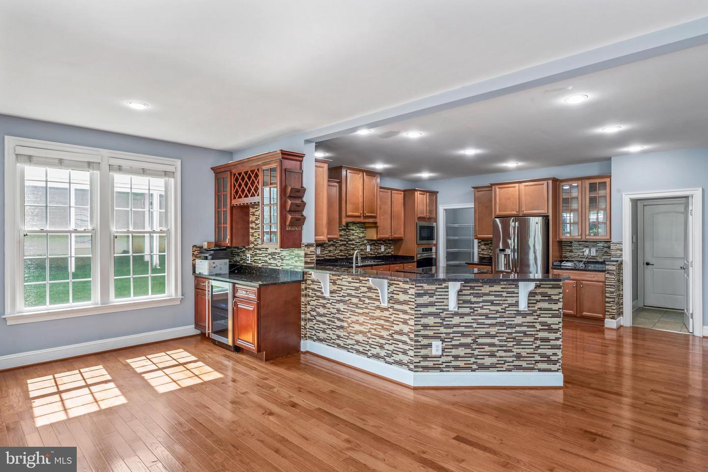 25723 LENNOX HALE DR, ALDIE, Virginia 20105, 6 Bedrooms Bedrooms, ,5 BathroomsBathrooms,Residential,For sale,25723 LENNOX HALE DR,VALO2102964 MLS # VALO2102964