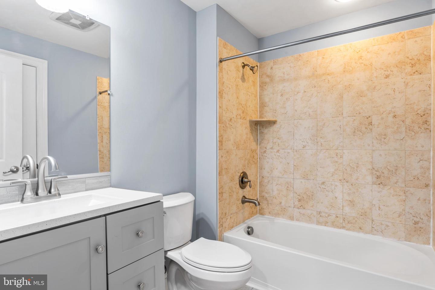 25723 LENNOX HALE DR, ALDIE, Virginia 20105, 6 Bedrooms Bedrooms, ,5 BathroomsBathrooms,Residential,For sale,25723 LENNOX HALE DR,VALO2102964 MLS # VALO2102964