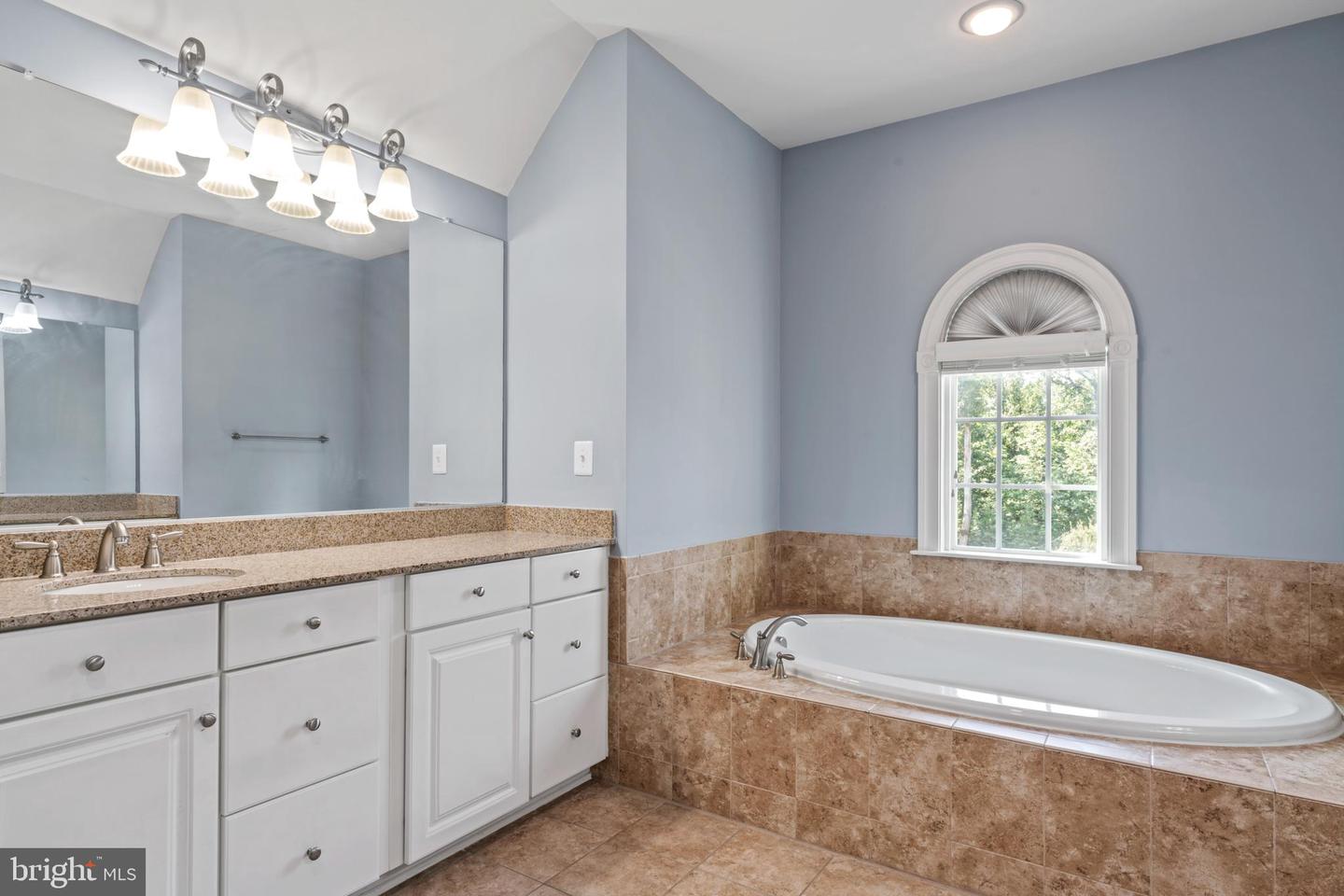 25723 LENNOX HALE DR, ALDIE, Virginia 20105, 6 Bedrooms Bedrooms, ,5 BathroomsBathrooms,Residential,For sale,25723 LENNOX HALE DR,VALO2102964 MLS # VALO2102964
