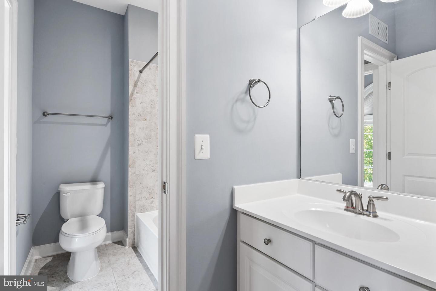 25723 LENNOX HALE DR, ALDIE, Virginia 20105, 6 Bedrooms Bedrooms, ,5 BathroomsBathrooms,Residential,For sale,25723 LENNOX HALE DR,VALO2102964 MLS # VALO2102964