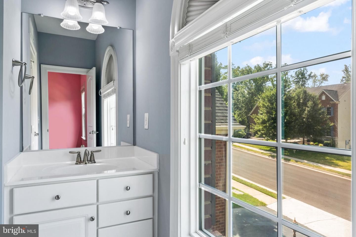 25723 LENNOX HALE DR, ALDIE, Virginia 20105, 6 Bedrooms Bedrooms, ,5 BathroomsBathrooms,Residential,For sale,25723 LENNOX HALE DR,VALO2102964 MLS # VALO2102964