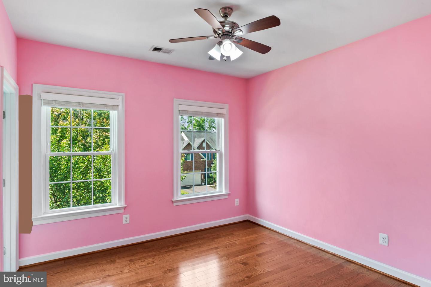 25723 LENNOX HALE DR, ALDIE, Virginia 20105, 6 Bedrooms Bedrooms, ,5 BathroomsBathrooms,Residential,For sale,25723 LENNOX HALE DR,VALO2102964 MLS # VALO2102964