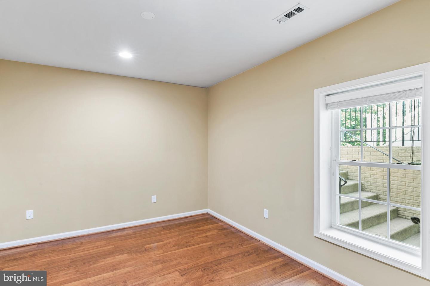 25723 LENNOX HALE DR, ALDIE, Virginia 20105, 6 Bedrooms Bedrooms, ,5 BathroomsBathrooms,Residential,For sale,25723 LENNOX HALE DR,VALO2102964 MLS # VALO2102964