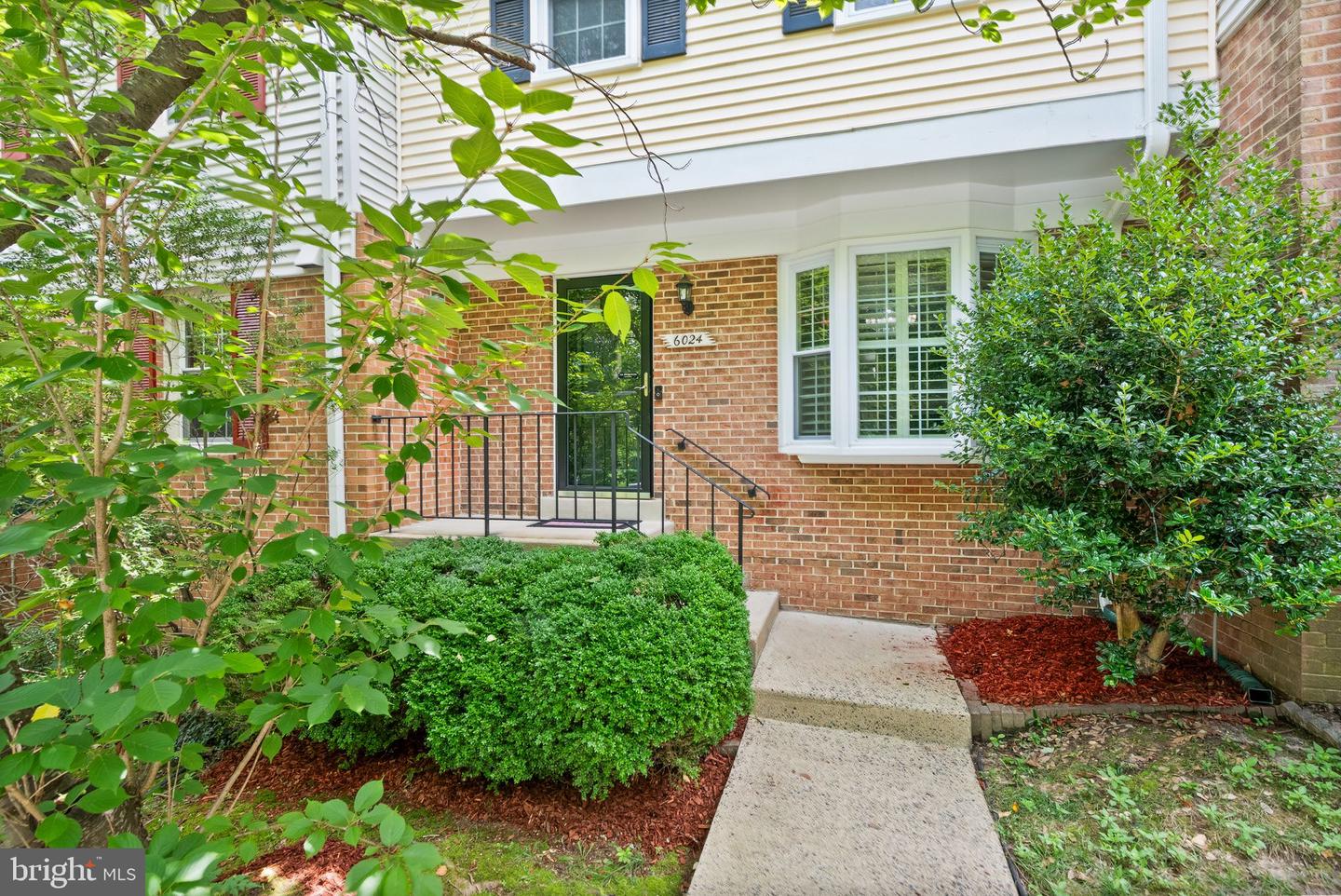 6024 CROWN ROYAL CIR, ALEXANDRIA, Virginia 22310, 3 Bedrooms Bedrooms, ,2 BathroomsBathrooms,Residential,For sale,6024 CROWN ROYAL CIR,VAFX2257048 MLS # VAFX2257048