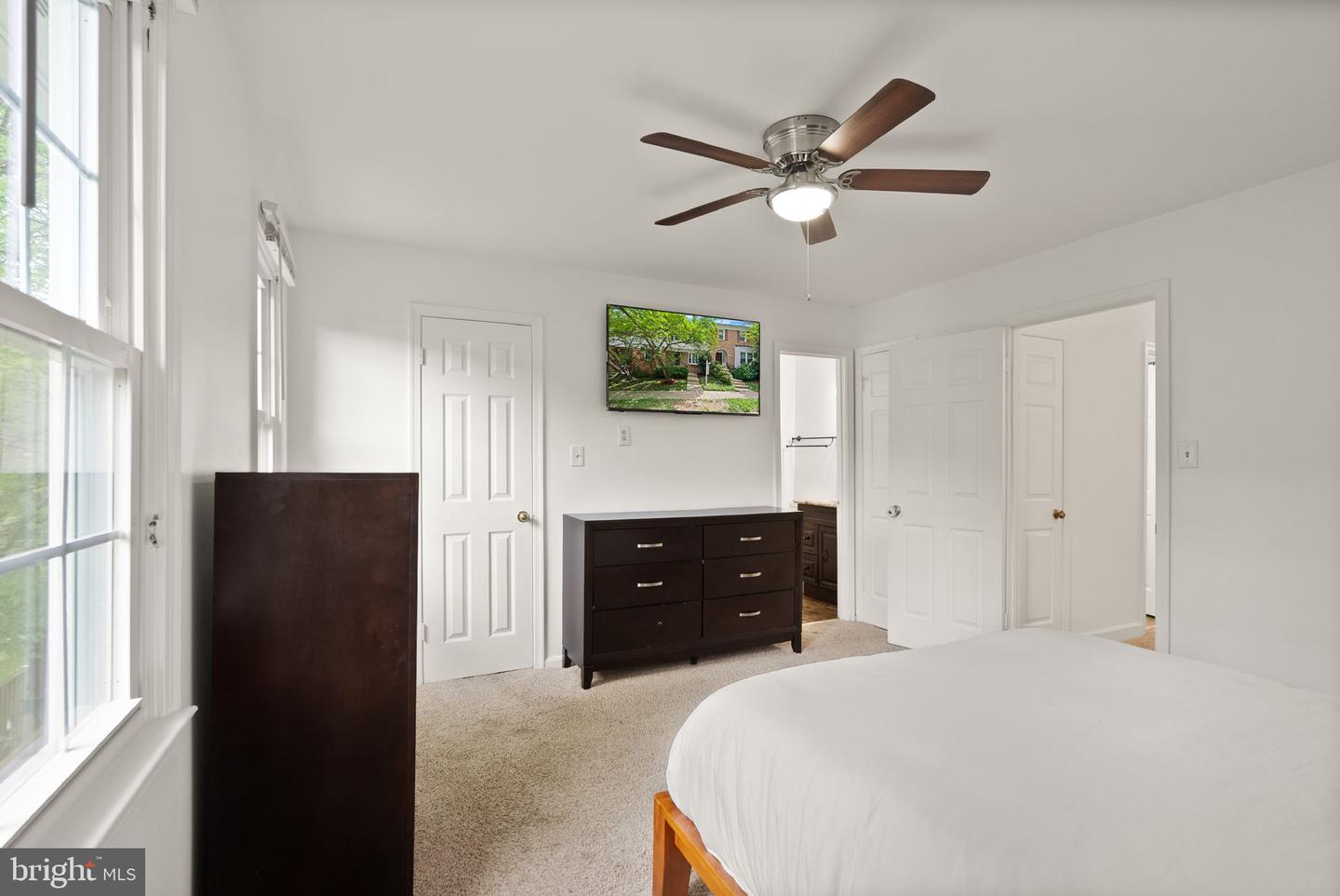 6024 CROWN ROYAL CIR, ALEXANDRIA, Virginia 22310, 3 Bedrooms Bedrooms, ,2 BathroomsBathrooms,Residential,For sale,6024 CROWN ROYAL CIR,VAFX2257048 MLS # VAFX2257048