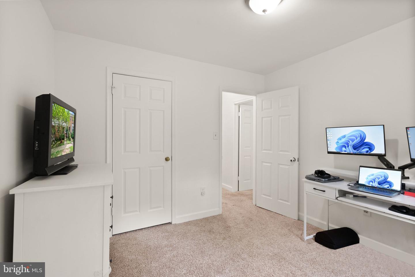 6024 CROWN ROYAL CIR, ALEXANDRIA, Virginia 22310, 3 Bedrooms Bedrooms, ,2 BathroomsBathrooms,Residential,For sale,6024 CROWN ROYAL CIR,VAFX2257048 MLS # VAFX2257048