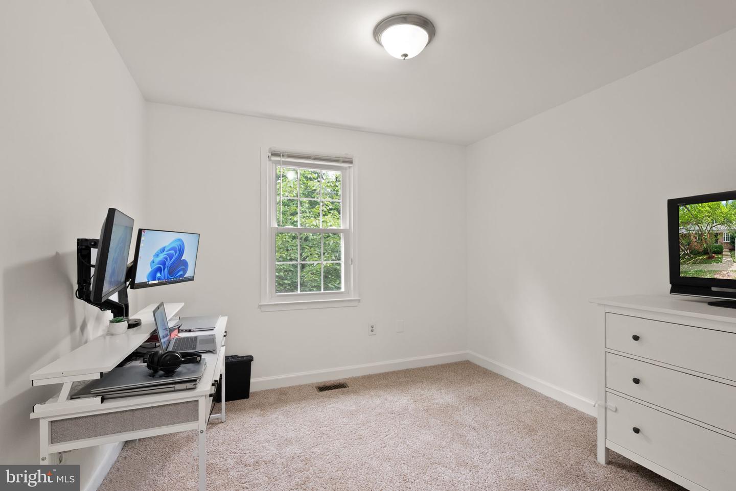 6024 CROWN ROYAL CIR, ALEXANDRIA, Virginia 22310, 3 Bedrooms Bedrooms, ,2 BathroomsBathrooms,Residential,For sale,6024 CROWN ROYAL CIR,VAFX2257048 MLS # VAFX2257048