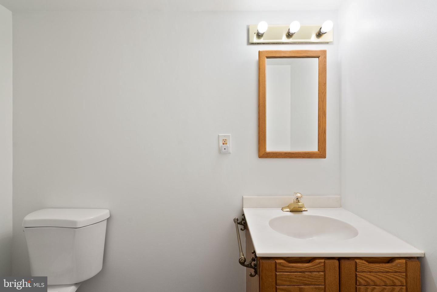 6024 CROWN ROYAL CIR, ALEXANDRIA, Virginia 22310, 3 Bedrooms Bedrooms, ,2 BathroomsBathrooms,Residential,For sale,6024 CROWN ROYAL CIR,VAFX2257048 MLS # VAFX2257048