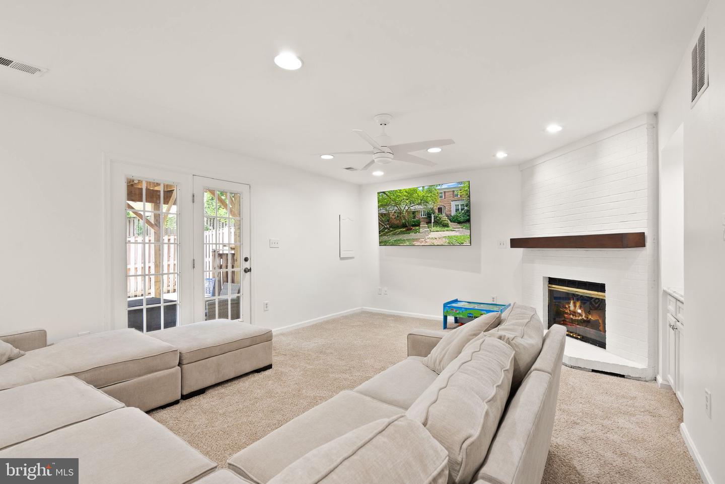 6024 CROWN ROYAL CIR, ALEXANDRIA, Virginia 22310, 3 Bedrooms Bedrooms, ,2 BathroomsBathrooms,Residential,For sale,6024 CROWN ROYAL CIR,VAFX2257048 MLS # VAFX2257048