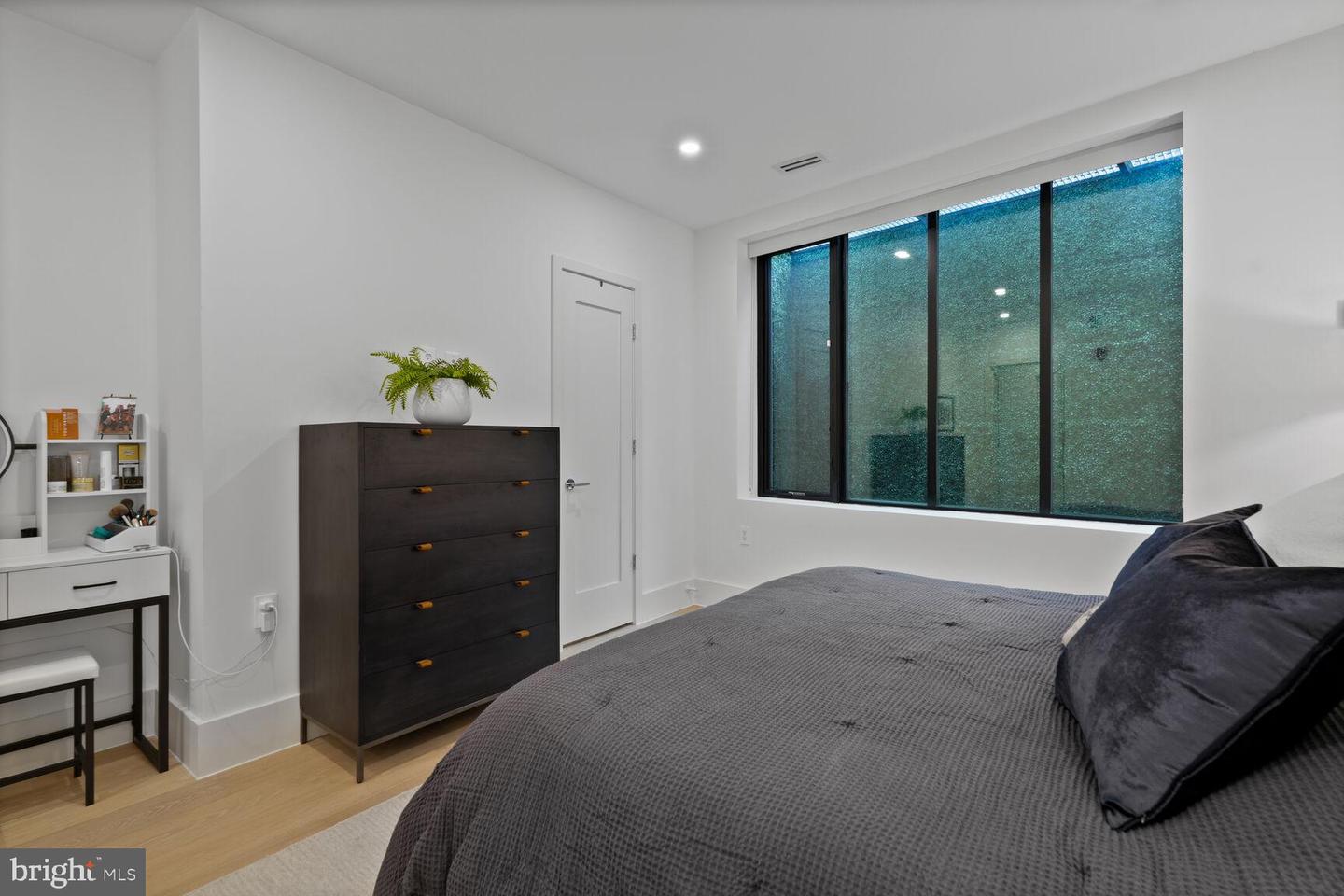 3219 WISCONSIN AVE NW #101, WASHINGTON, District Of Columbia 20016, 2 Bedrooms Bedrooms, ,2 BathroomsBathrooms,Residential,For sale,3219 WISCONSIN AVE NW #101,DCDC2211730 MLS # DCDC2211730