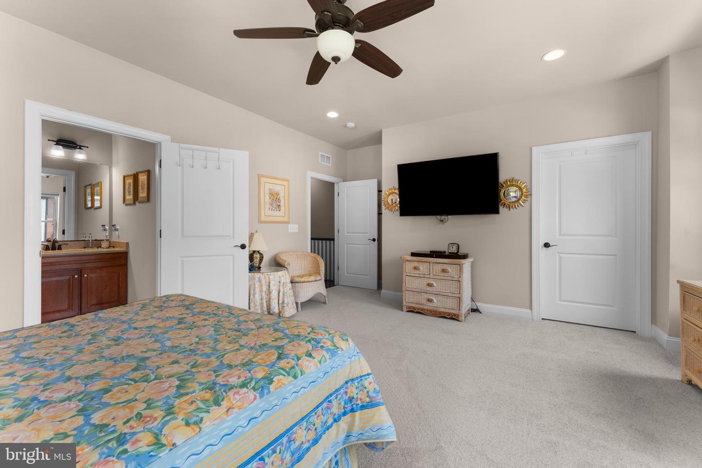 6105 OLIVET DR, ALEXANDRIA, Virginia 22315, 3 Bedrooms Bedrooms, ,3 BathroomsBathrooms,Residential,For sale,6105 OLIVET DR,VAFX2257196 MLS # VAFX2257196
