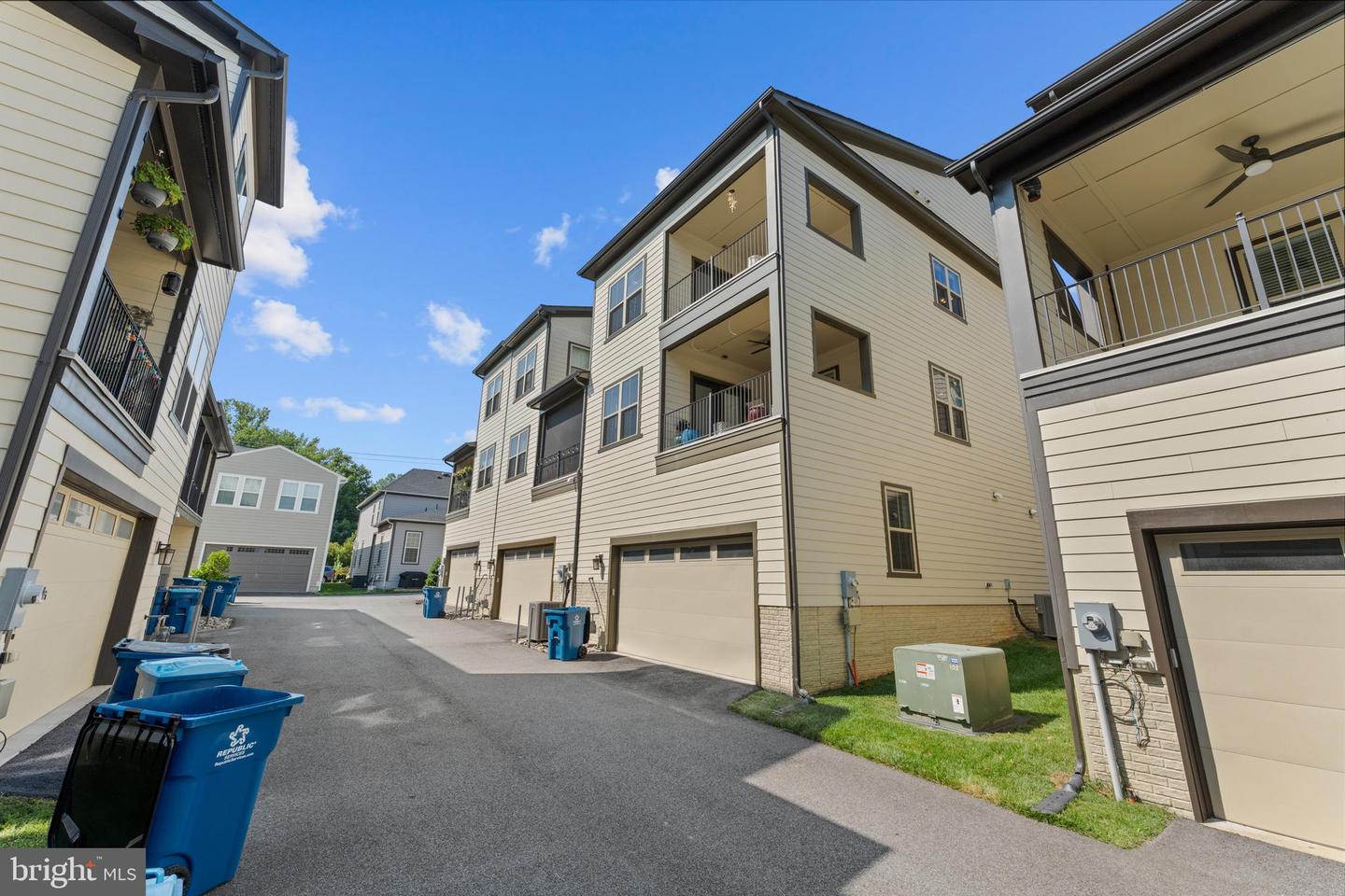 6105 OLIVET DR, ALEXANDRIA, Virginia 22315, 3 Bedrooms Bedrooms, ,3 BathroomsBathrooms,Residential,For sale,6105 OLIVET DR,VAFX2257196 MLS # VAFX2257196