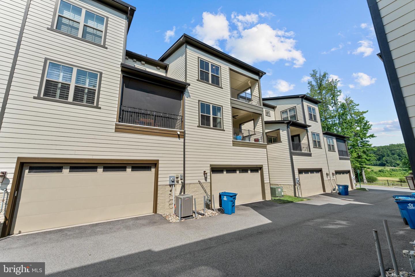 6105 OLIVET DR, ALEXANDRIA, Virginia 22315, 3 Bedrooms Bedrooms, ,3 BathroomsBathrooms,Residential,For sale,6105 OLIVET DR,VAFX2257196 MLS # VAFX2257196