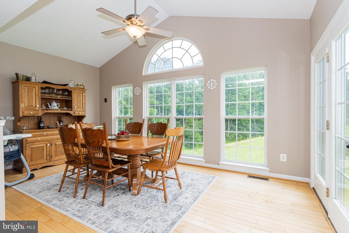 5624 IVY HILL DR, FREDERICKSBURG, Virginia 22407, 5 Bedrooms Bedrooms, ,3 BathroomsBathrooms,Residential,For sale,5624 IVY HILL DR,VASP2034890 MLS # VASP2034890