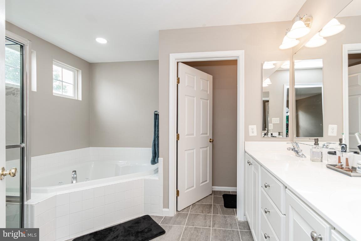 5624 IVY HILL DR, FREDERICKSBURG, Virginia 22407, 5 Bedrooms Bedrooms, ,3 BathroomsBathrooms,Residential,For sale,5624 IVY HILL DR,VASP2034890 MLS # VASP2034890