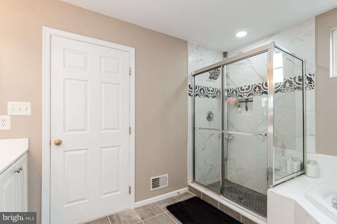 5624 IVY HILL DR, FREDERICKSBURG, Virginia 22407, 5 Bedrooms Bedrooms, ,3 BathroomsBathrooms,Residential,For sale,5624 IVY HILL DR,VASP2034890 MLS # VASP2034890