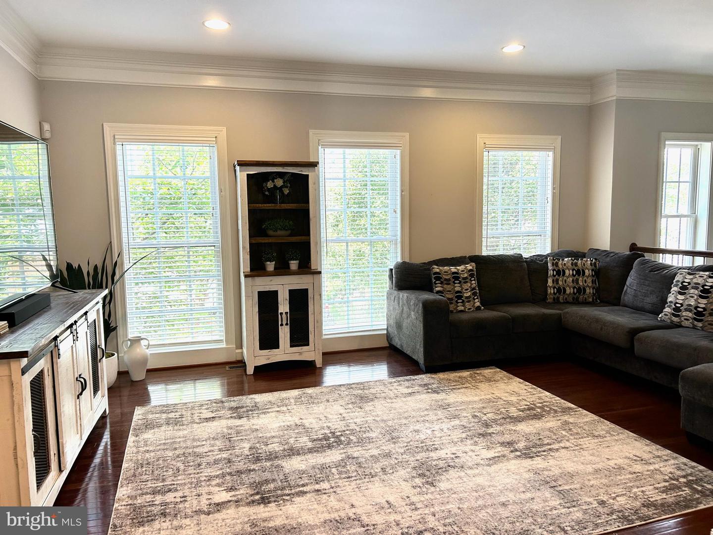 8057 SAMUEL WALLIS, LORTON, Virginia 22079, 3 Bedrooms Bedrooms, ,2 BathroomsBathrooms,Residential,For sale,8057 SAMUEL WALLIS,VAFX2257256 MLS # VAFX2257256