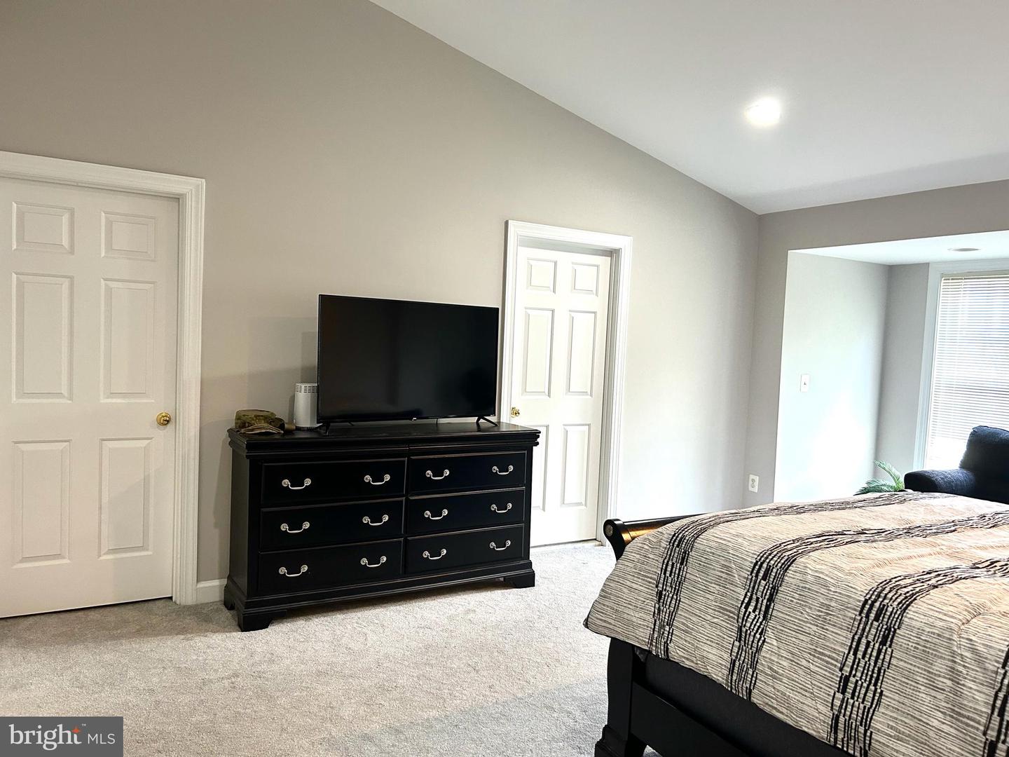 8057 SAMUEL WALLIS, LORTON, Virginia 22079, 3 Bedrooms Bedrooms, ,2 BathroomsBathrooms,Residential,For sale,8057 SAMUEL WALLIS,VAFX2257256 MLS # VAFX2257256