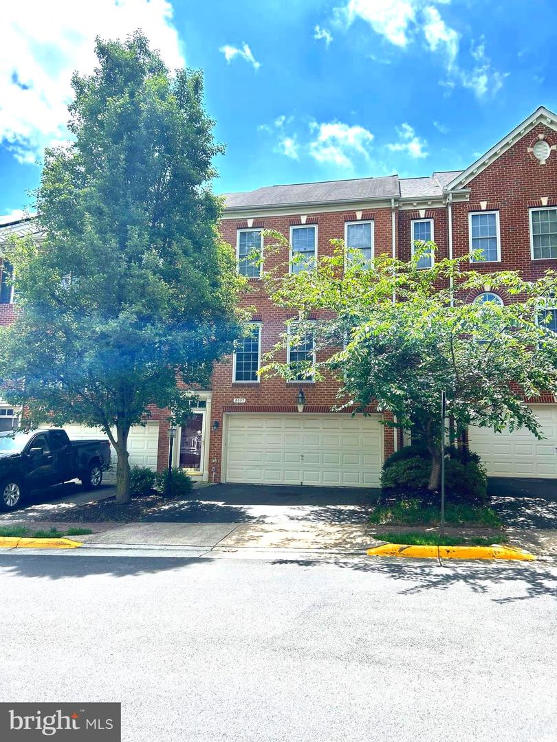 8057 SAMUEL WALLIS, LORTON, Virginia 22079, 3 Bedrooms Bedrooms, ,2 BathroomsBathrooms,Residential,For sale,8057 SAMUEL WALLIS,VAFX2257256 MLS # VAFX2257256
