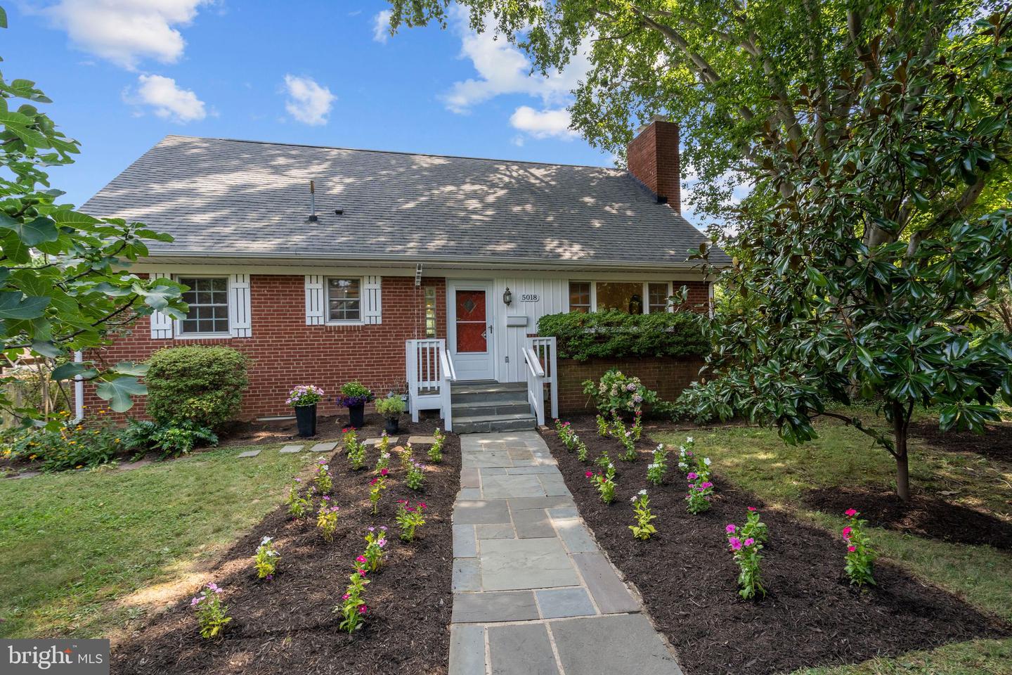 5018 11TH ST N, ARLINGTON, Virginia 22205, 5 Bedrooms Bedrooms, ,3 BathroomsBathrooms,Residential,For sale,5018 11TH ST N,VAAR2061316 MLS # VAAR2061316