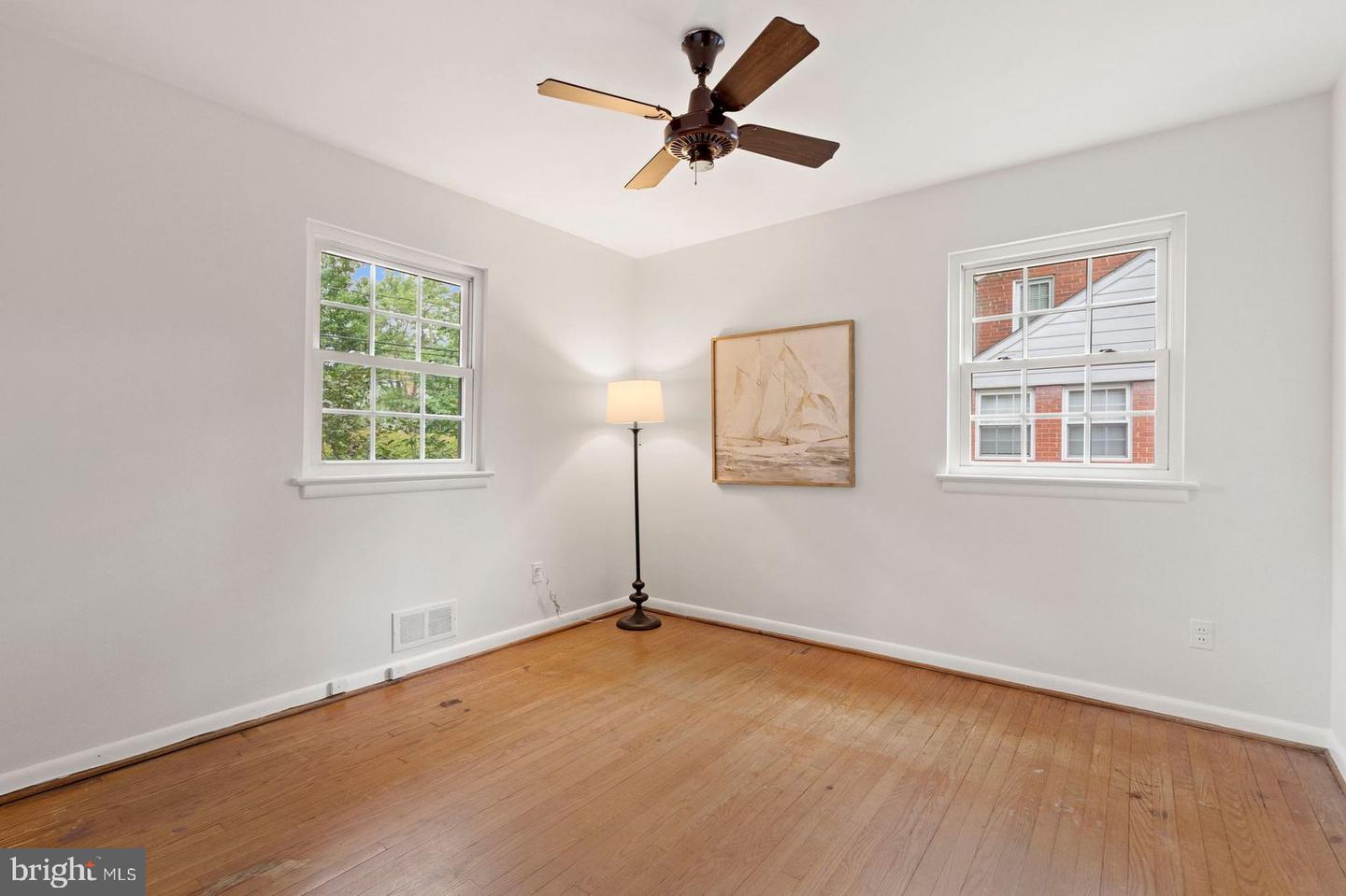 5018 11TH ST N, ARLINGTON, Virginia 22205, 5 Bedrooms Bedrooms, ,3 BathroomsBathrooms,Residential,For sale,5018 11TH ST N,VAAR2061316 MLS # VAAR2061316