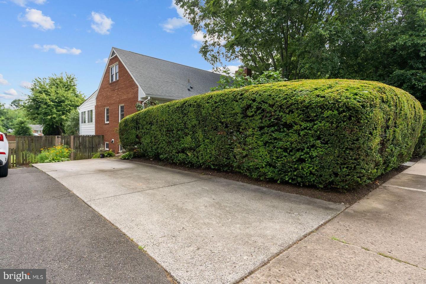 5018 11TH ST N, ARLINGTON, Virginia 22205, 5 Bedrooms Bedrooms, ,3 BathroomsBathrooms,Residential,For sale,5018 11TH ST N,VAAR2061316 MLS # VAAR2061316